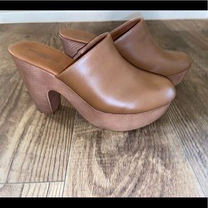 American eagle heeled mule clogs